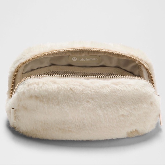 🆕 LULULEMON Everywhere Belt Bag Plush Fleece *Rhinestone Logo! NEW Ivory/Gold - Picture 7 of 17